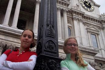 Toos (l.) en Janine.