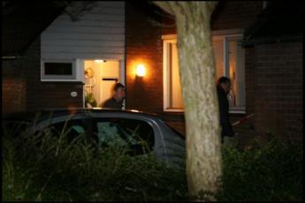 De woning in Huissen waar vier lichamen zijn gevonden.
