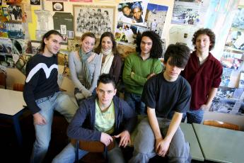 Zeven joodse scholieren praatten woensdag over de politiek in Israël.