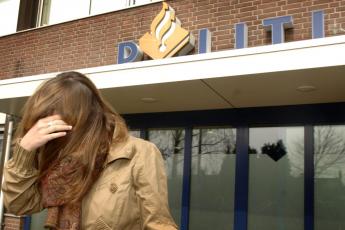 Taïda Pasic verlaat maandagochtend het politiekantoor.