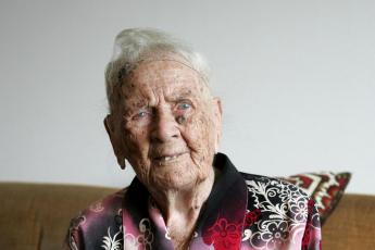 de 111-jarige Alexandrine van Donkelaar-Vink.