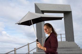 De nieuwe paraplu doorstaat storm tot windkracht tien.