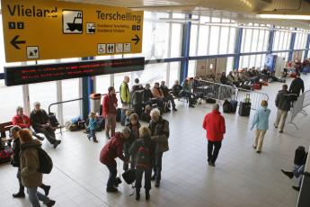 Scholieren van de Waddeneilanden op weg.