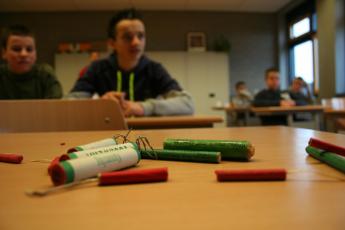 Dummy’s van strijkers en rotjes.