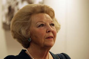 Koningin Beatrix op bezoek in Den Haag.