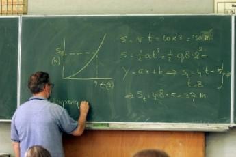 De leraar is nét iets populairder dan de lerares.