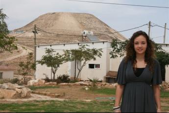 Esther bracht zelf het geld naar Israël.