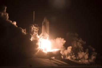 De spaceshuttle vertrekt voor de 125e keer.