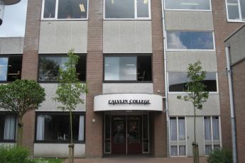 De ingang van het Calvijn College in Goes