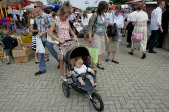 Klein en groot vermaken zich opperbest.